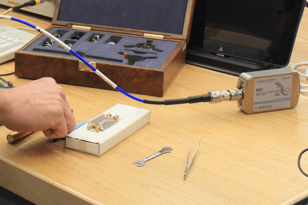 R60 1-Port 6 GHz Vector Network Analyzer - Copper Mountain Technologies